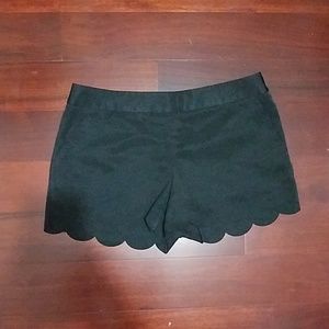 Express laser-cut scalloped shorts